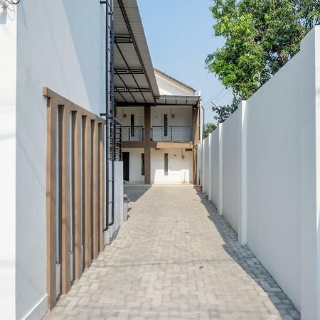 Reddoorz Plus Syariah Near Stasiun Tegal 2 Εξωτερικό φωτογραφία