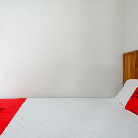 Reddoorz Plus Syariah Near Stasiun Tegal 2 Εξωτερικό φωτογραφία
