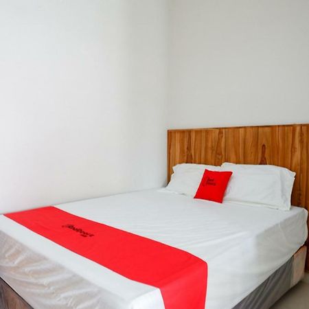 Reddoorz Plus Syariah Near Stasiun Tegal 2 Εξωτερικό φωτογραφία
