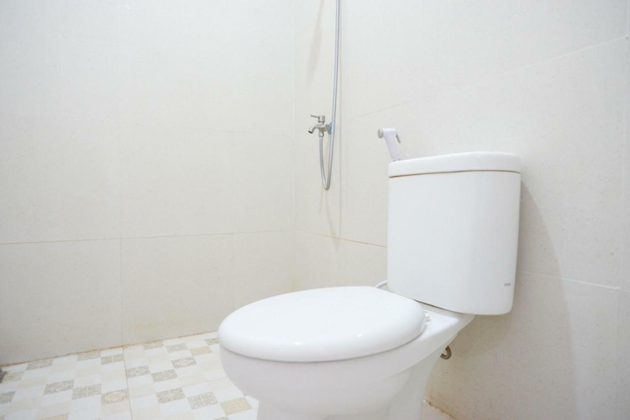 Reddoorz Plus Syariah Near Stasiun Tegal 2 Εξωτερικό φωτογραφία